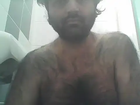 Snapshot of JohnBond009 chatting on 08/05/26, 06:11 JohnBond009 online show from 08/05/26, 06:11