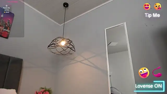 Snapshot of dolly_zoe chatting on 01/14/26, 01:44 dolly zoe online show from 01/14/26, 01:44