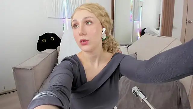 CarolMay online show from 05/03/26, 05:46