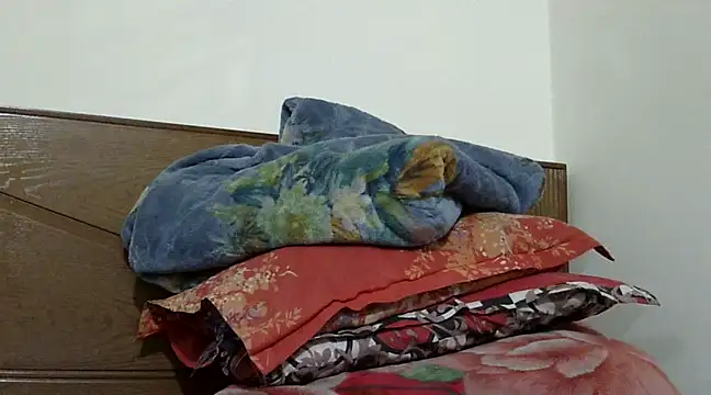 shekira99 online show from 03/09/25, 02:21