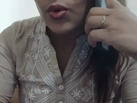 shekira99 online show from 12/15/25, 07:23