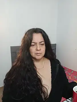Snapshot of lucia_vonne_ chatting on 06/14/26, 04:14 lucia vonne online show from 06/14/26, 04:14