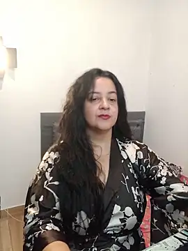 Snapshot of lucia_vonne_ chatting on 06/15/26, 12:02 lucia vonne online show from 06/15/26, 12:02