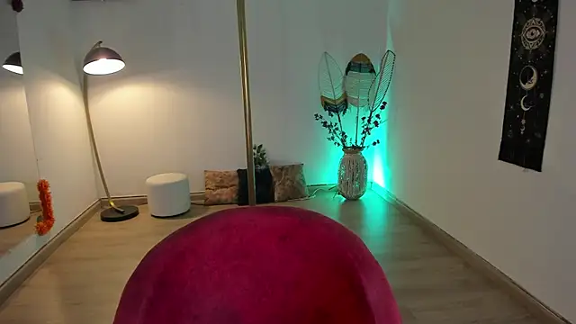 Kat Art online show from 12/24/24, 02:43