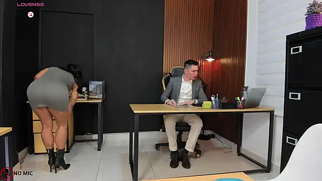 Snapshot of Office_Naughty_Girl chatting on 12/05/24, 07:49 Office Naughty Girl online show from 12/05/24, 07:49