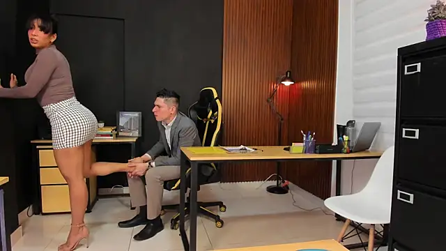 Snapshot of Office_Naughty_Girl chatting on 12/07/24, 07:10 Office Naughty Girl online show from 12/07/24, 07:10