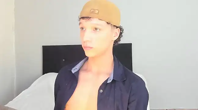 angelcortes online show from 03/11/25, 01:37