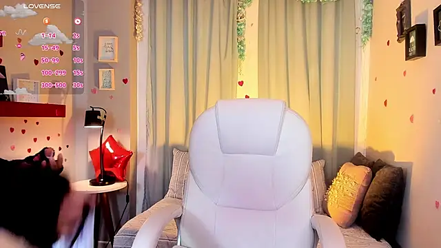 Snapshot of CoralineRicce_ chatting on 03/15/25, 05:41 CoralineRicce  online show from 03/15/25, 05:41