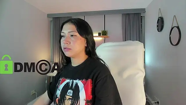 Snapshot of CoralineRicce_ chatting on 10/27/25, 12:26 CoralineRicce  online show from 10/27/25, 12:26
