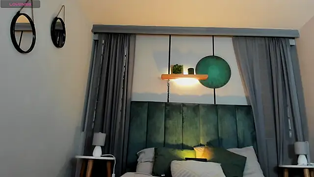 Snapshot of CoralineRicce_ chatting on 11/21/25, 09:57 CoralineRicce online show from 11/21/25, 09:57