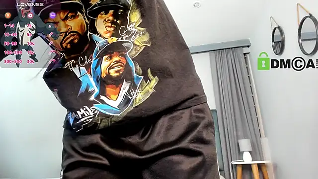 Snapshot of CoralineRicce_ chatting on 11/23/25, 09:58 CoralineRicce online show from 11/23/25, 09:58