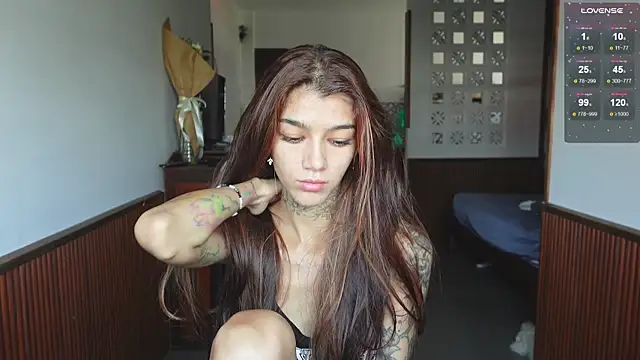 Snapshot of vinkitinkii chatting on 03/26/26, 05:02 vinkitinkii online show from 03/26/26, 05:02