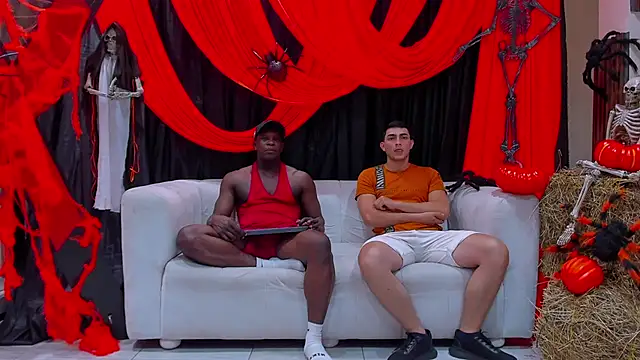 Snapshot of hot__guys_ chatting on 10/27/25, 07:18 hot  guys  online show from 10/27/25, 07:18