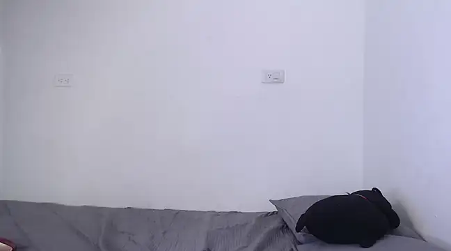 yungelitamor  online show from 01/14/25, 08:20