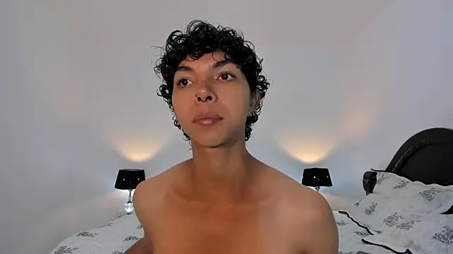 Snapshot of xhenisa_ chatting on 01/14/25, 09:41 xhenisa online show from 01/14/25, 09:41