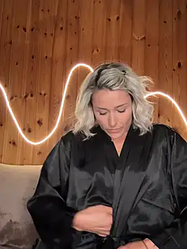 petrouchkaaa  online show from 04/13/26, 07:52