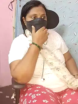 Snapshot of yours-kavaya chatting on 12/11/24, 11:51 yours-kavaya online show from 12/11/24, 11:51