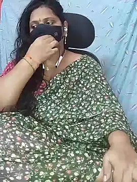 Snapshot of yours-kavaya chatting on 01/11/25, 06:45 yours-kavaya online show from 01/11/25, 06:45