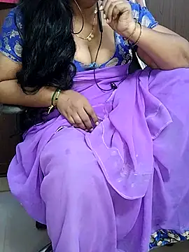 Snapshot of yours-kavaya chatting on 11/06/25, 04:19 yours-kavaya online show from 11/06/25, 04:19