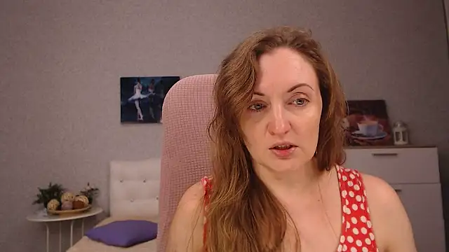 Snapshot of BettyFootFetish chatting on 11/14/25, 12:26 BettyFootFetish online show from 11/14/25, 12:26