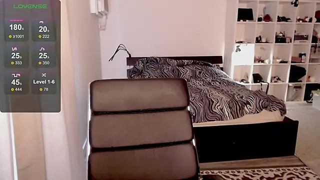 olivia jeas online show from 03/17/25, 08:40