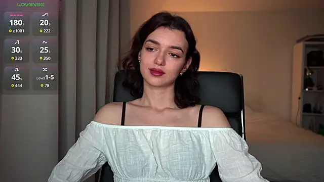 Snapshot of olivia_jeas chatting on 11/26/25, 12:22 olivia jeas online show from 11/26/25, 12:22