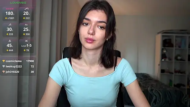 Snapshot of olivia_jeas chatting on 11/29/25, 10:02 olivia jeas online show from 11/29/25, 10:02