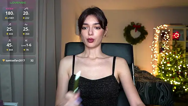 Snapshot of olivia_jeas chatting on 12/15/25, 11:42 olivia jeas online show from 12/15/25, 11:42