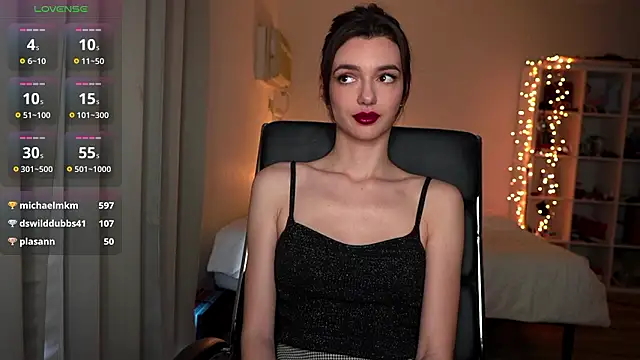 Snapshot of olivia_jeas chatting on 02/13/26, 12:50 olivia jeas online show from 02/13/26, 12:50