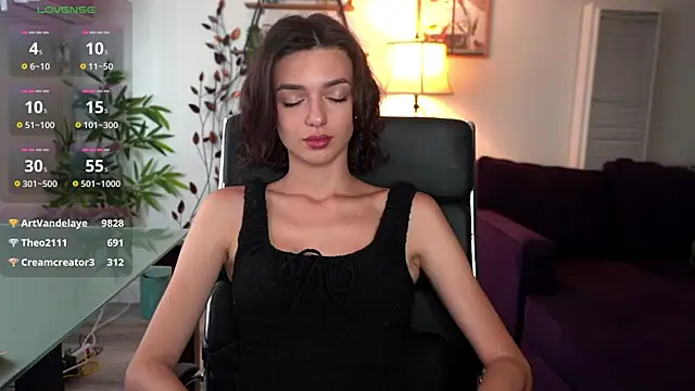 Snapshot of olivia_jeas chatting on 06/16/26, 12:46 olivia jeas online show from 06/16/26, 12:46