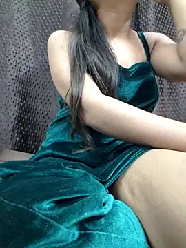 Snapshot of Roshni_98 chatting on 02/15/25, 07:16 Roshni 98 online show from 02/15/25, 07:16