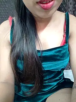 Snapshot of Roshni_98 chatting on 03/22/25, 11:00 Roshni 98 online show from 03/22/25, 11:00