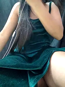 Snapshot of Roshni_98 chatting on 04/21/26, 05:14 Roshni 98 online show from 04/21/26, 05:14