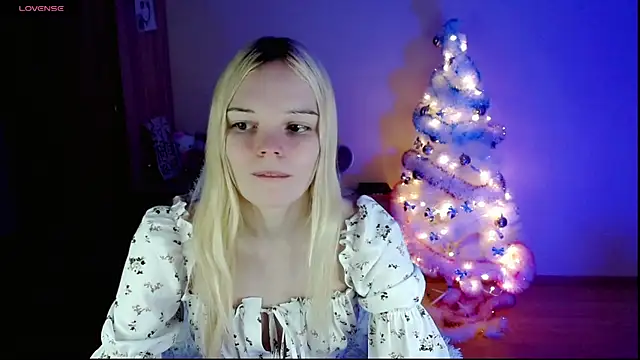 Snapshot of Emily_Nyaffee chatting on 01/11/25, 09:25 Emily Nyaffee online show from 01/11/25, 09:25