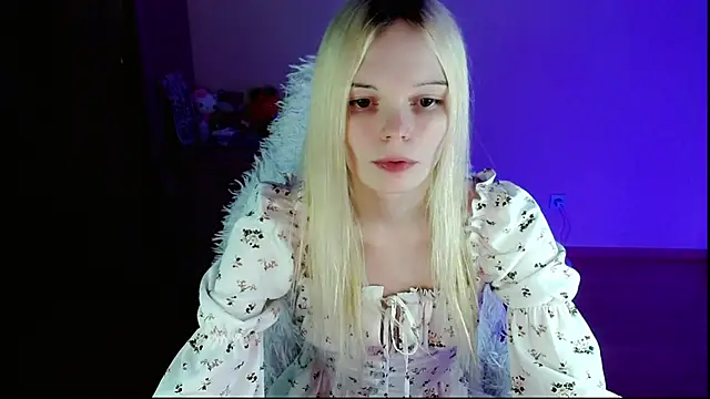 Snapshot of Emily_Nyaffee chatting on 02/07/25, 12:31 Emily Nyaffee online show from 02/07/25, 12:31