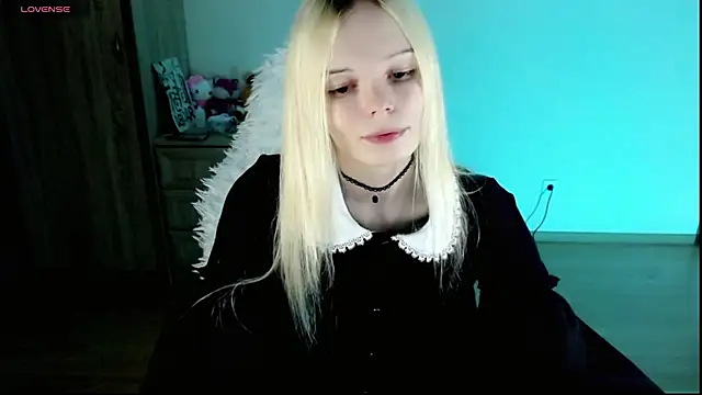 Snapshot of Emily_Nyaffee chatting on 02/09/25, 08:34 Emily Nyaffee online show from 02/09/25, 08:34