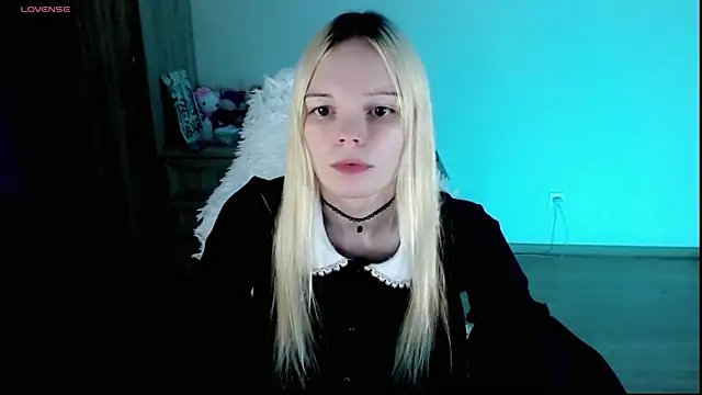 Snapshot of Emily_Nyaffee chatting on 02/10/25, 10:51 Emily Nyaffee online show from 02/10/25, 10:51