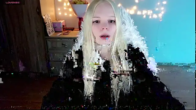 Snapshot of Emily_Nyaffee chatting on 02/27/25, 02:10 Emily Nyaffee online show from 02/27/25, 02:10