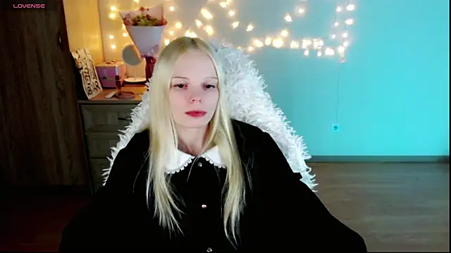 Snapshot of Emily_Nyaffee chatting on 03/01/25, 05:16 Emily Nyaffee online show from 03/01/25, 05:16