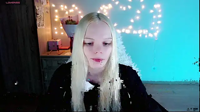 Snapshot of Emily_Nyaffee chatting on 03/04/25, 08:16 Emily Nyaffee online show from 03/04/25, 08:16