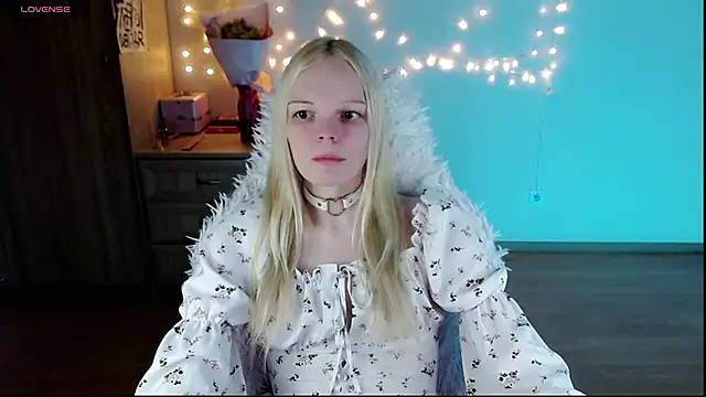 Snapshot of Emily_Nyaffee chatting on 03/10/25, 09:21 Emily Nyaffee online show from 03/10/25, 09:21