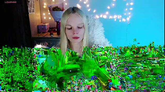 Snapshot of Emily_Nyaffee chatting on 03/13/25, 11:05 Emily Nyaffee online show from 03/13/25, 11:05