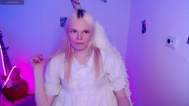 Snapshot of Emily_Nyaffee chatting on 11/26/25, 09:49 Emily Nyaffee online show from 11/26/25, 09:49