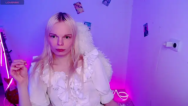 Snapshot of Emily_Nyaffee chatting on 12/02/25, 12:16 Emily Nyaffee online show from 12/02/25, 12:16