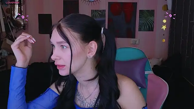 Snapshot of Amanda_Tender chatting on 03/19/25, 08:11 Amanda Tender online show from 03/19/25, 08:11