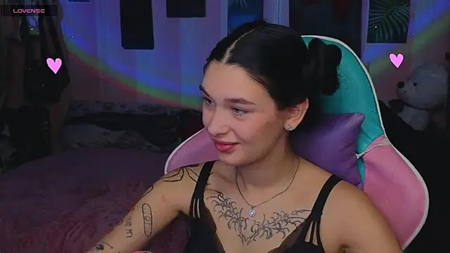 Snapshot of Amanda_Tender chatting on 09/23/25, 12:24 Amanda Tender online show from 09/23/25, 12:24