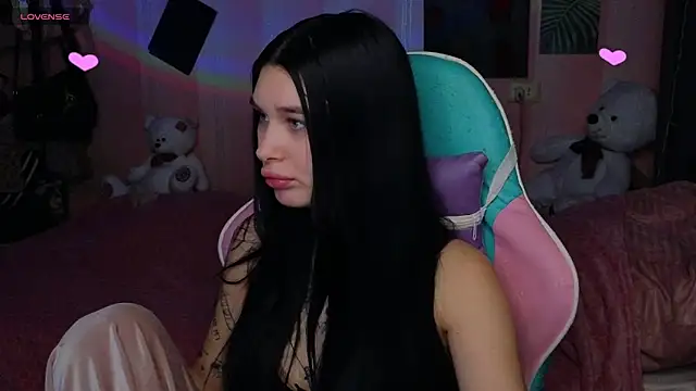 Snapshot of Amanda_Tender chatting on 10/28/25, 10:12 Amanda Tender online show from 10/28/25, 10:12