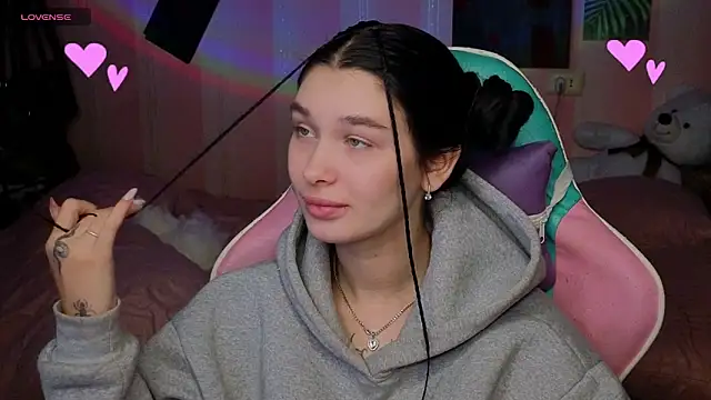 Snapshot of Amanda_Tender chatting on 11/03/25, 11:48 Amanda Tender online show from 11/03/25, 11:48