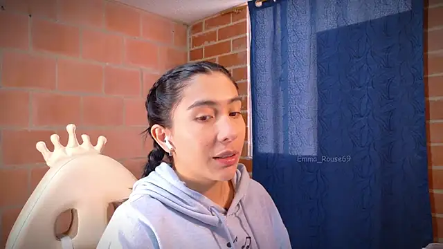 Snapshot of emma_rouse69 chatting on 10/17/25, 02:19 emma rouse69 online show from 10/17/25, 02:19