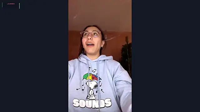 Snapshot of emma_rouse69 chatting on 11/18/25, 04:44 emma rouse69 online show from 11/18/25, 04:44